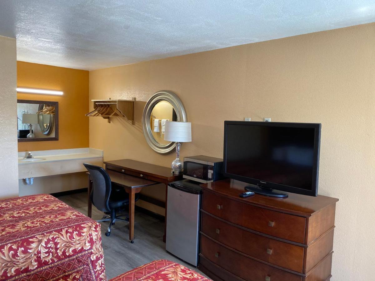 Deluxe Inn Хардивил Екстериор снимка