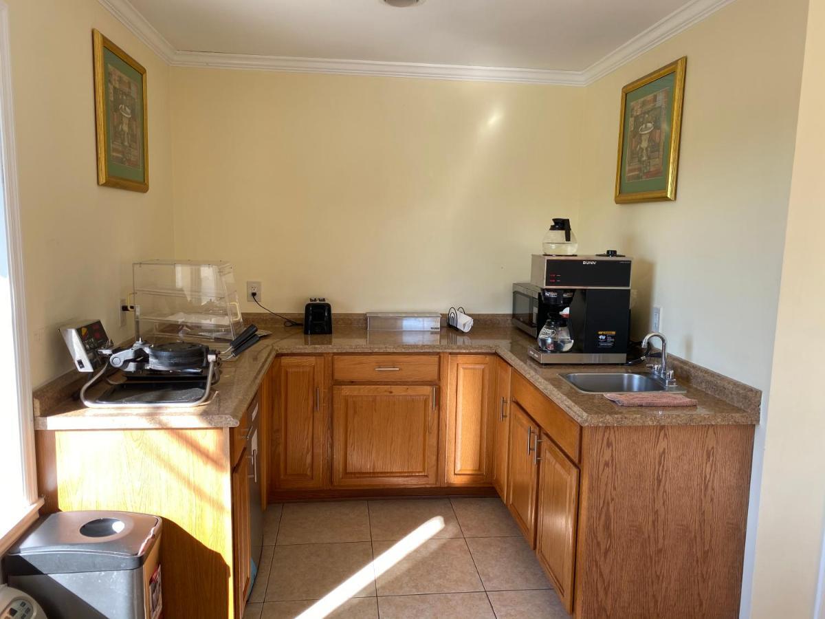 Deluxe Inn Хардивил Екстериор снимка